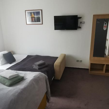 Pension Kiwi Mikulov Buitenkant foto