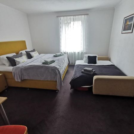 Pension Kiwi Mikulov Buitenkant foto